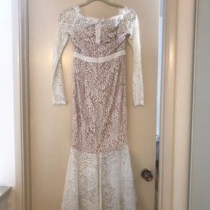 White lace dress